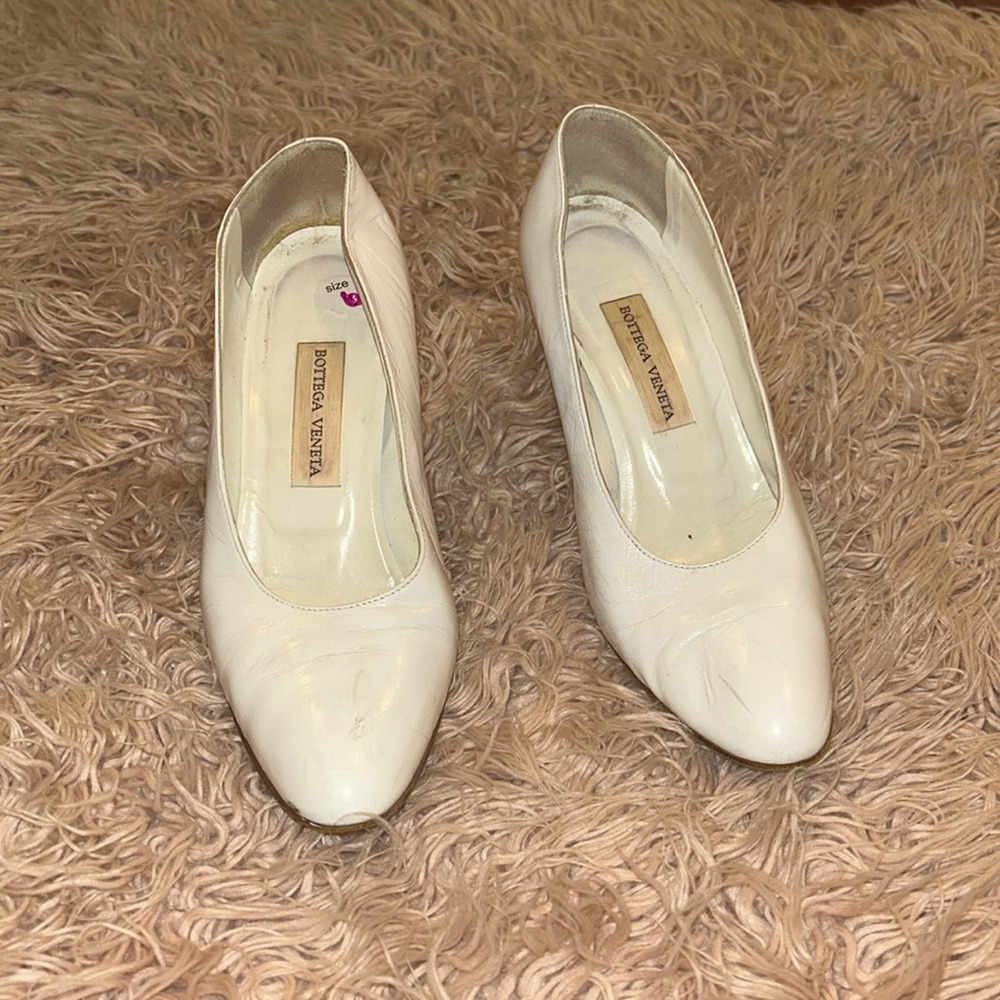 BOTTEGA VENETA WHITE PUMPS